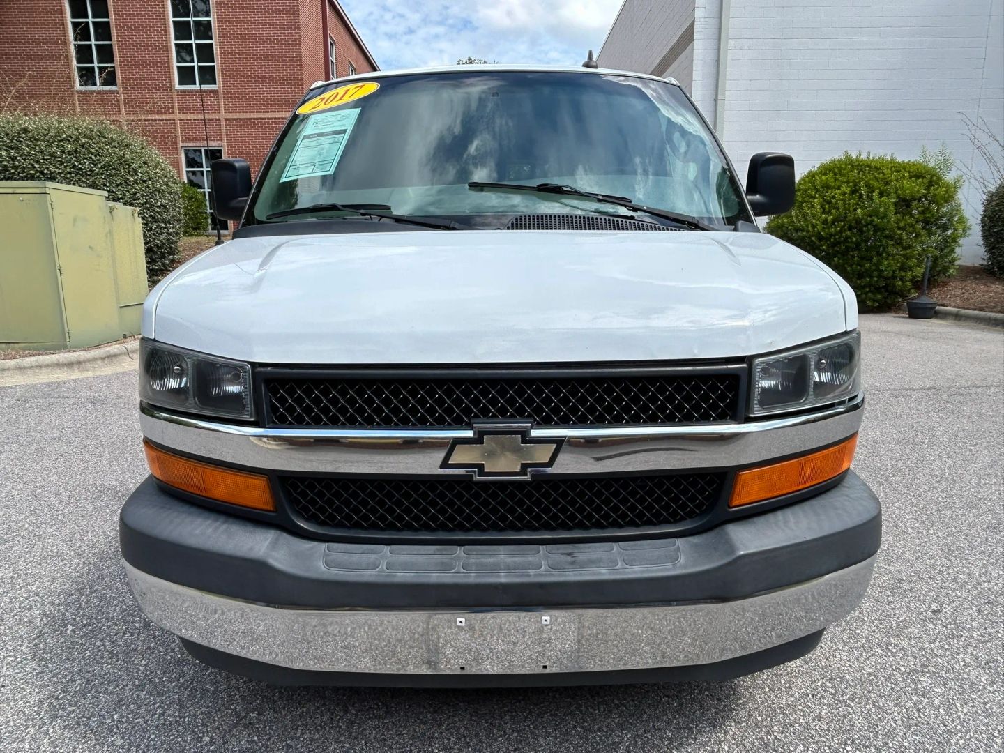 chevrolet express passenger 2017 1GAWGFFG0H1102748 image chevrolet express passenger 2017 1GAWGFFG0H1102748 image
